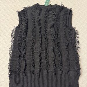 Simons tasseled sweaters vest